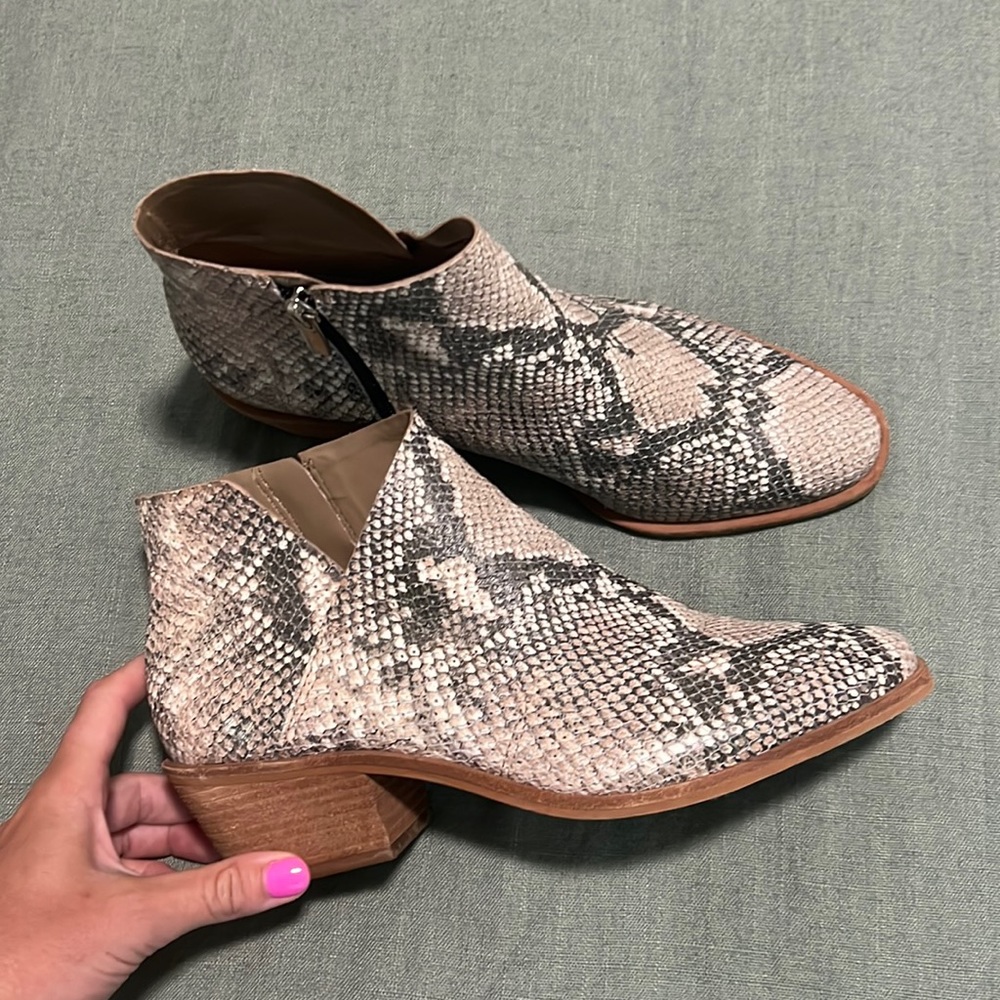 Vince camuto snake print booties